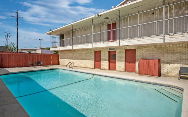 Americas Best Value Inn Midlothian Cedar Hill