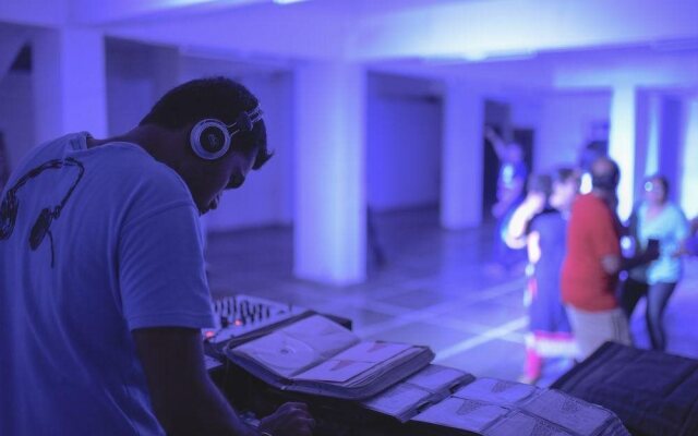 White House Beach Resort