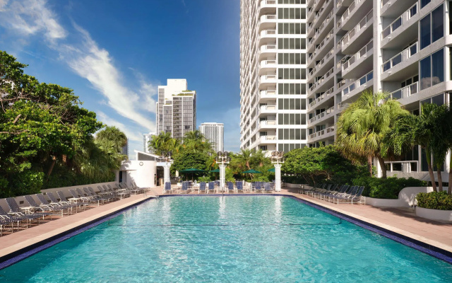 DoubleTree by Hilton Grand  Biscayne Bay