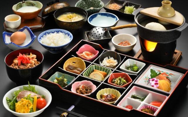 Biyu Bishokuno Hanareyado Kajikaso