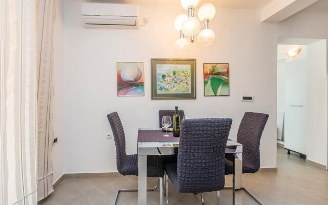 Awesome Home in Cesarica With Wifi and 3 Bedrooms