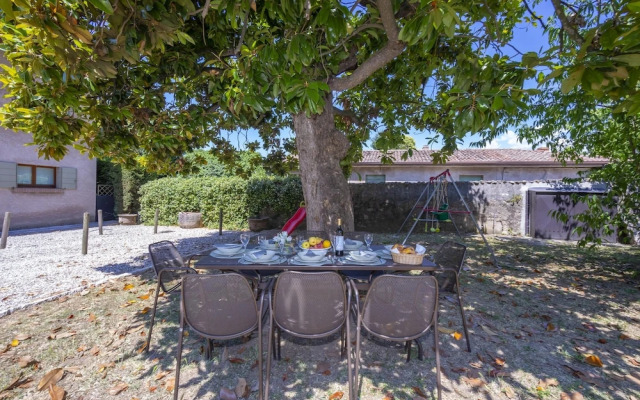 Villa Faccioli Deodara With Shared Pool