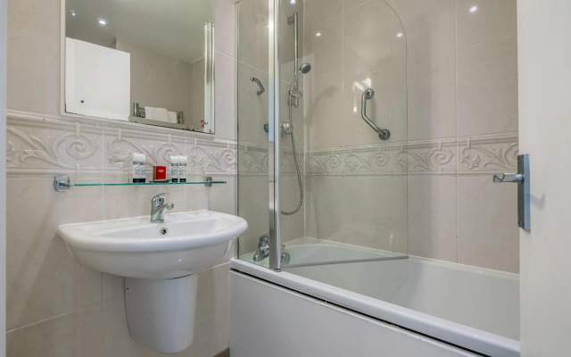 Muthu Westcliff Hotel (Near London Southend Airport)