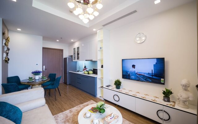 Canh Apartment in Vinhomes Green Bay