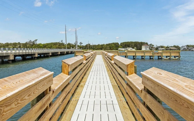 Mi Faro 2 Bedroom Duplex by RedAwning