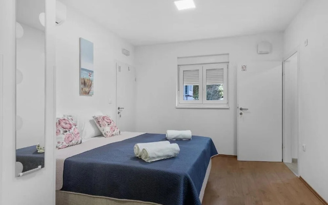 Hostel Elli
