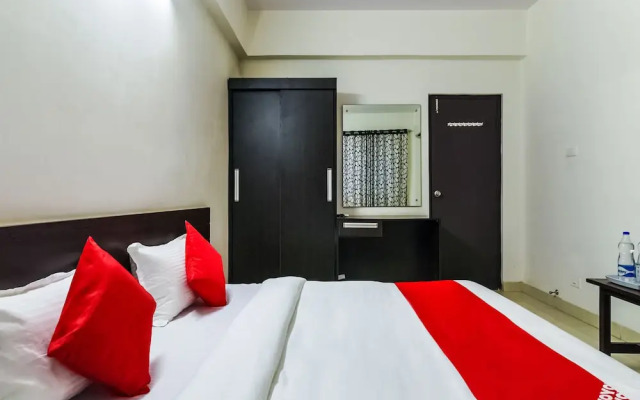 OYO 16653 Green City Service Apartment