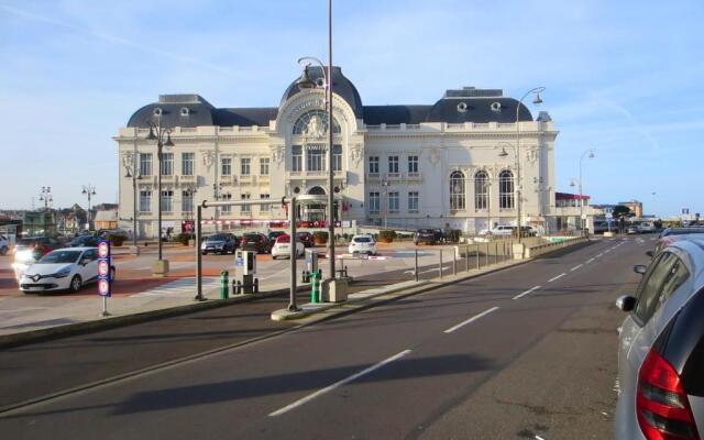 L'IDEAL 6 ( casino a 50m, plage a 150m)
