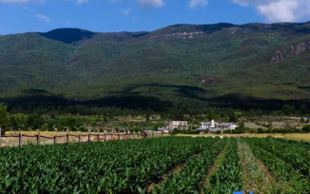 Yulong Mujianshan Homestay