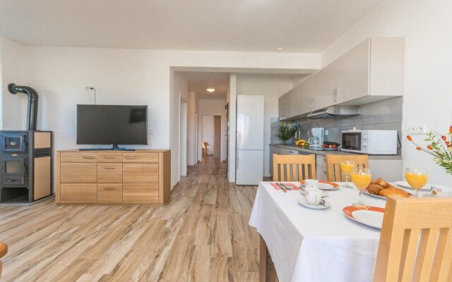 Awesome Apartment in Turanj With Wifi and 2 Bedrooms