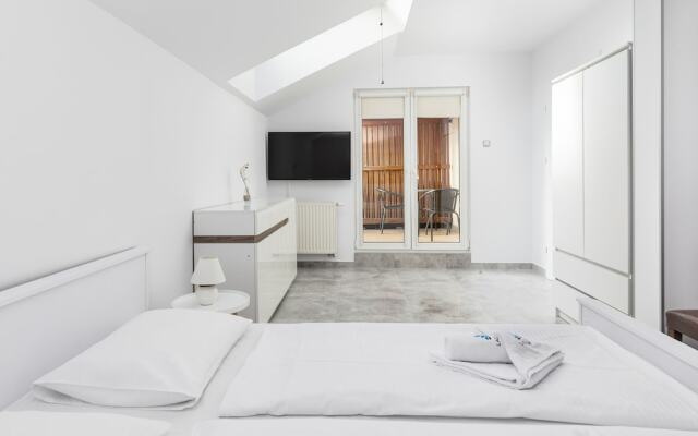 Penthouse Baltic Park 16/331 by Renters