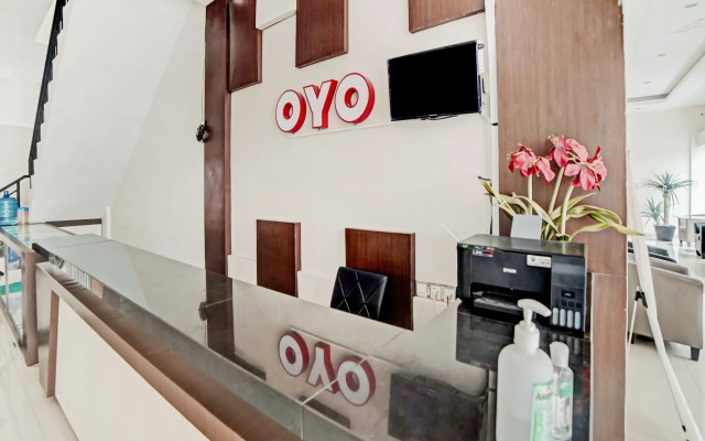 OYO 3051 Stm Suite Near Amplas Bus Terminal