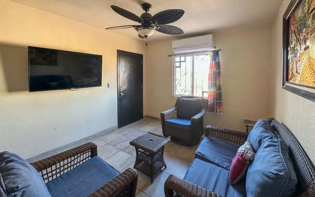 Casita With Excellent in Town Location