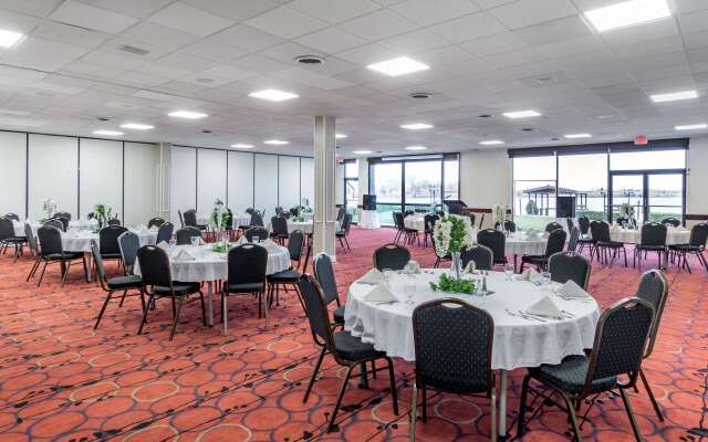 Best Western Plus Lake Front Hotel