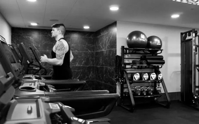 E1 Suites & Spa