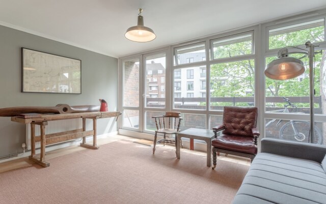 Modern 3 Bedroom In South West London