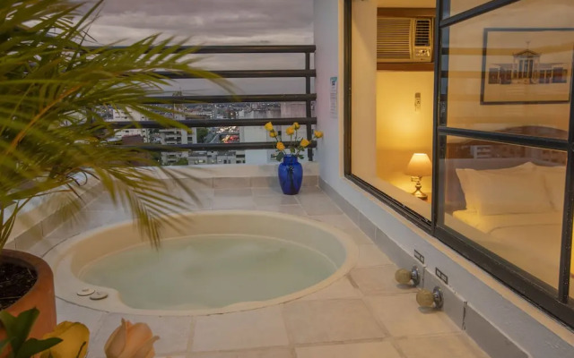 Travelers Apartamentos & Suites Castellón de Juanambú