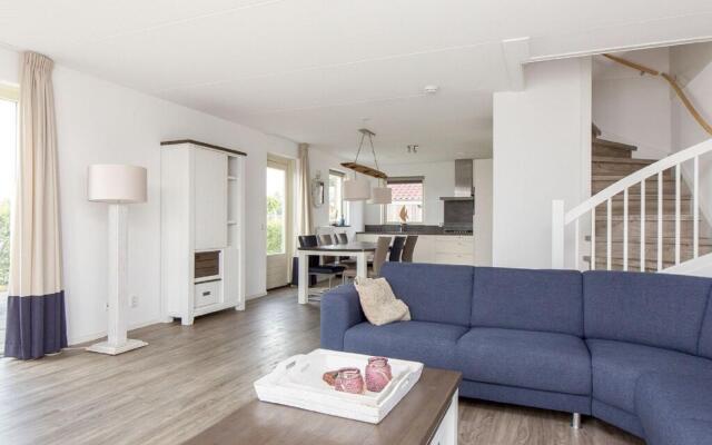 Holiday Home With Private Jetty on Water