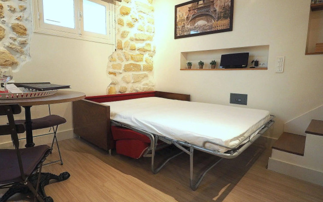Louvre Parisian ChicSuites