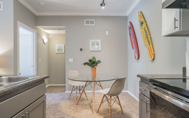The Luxe Suites of Oceanside with Pool & Gym