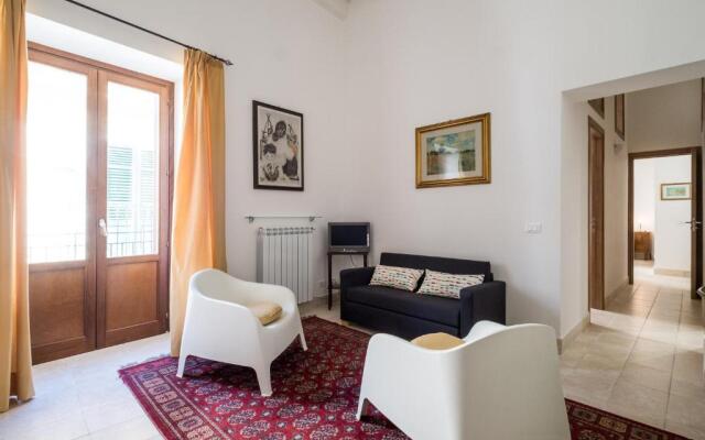 Sant'Agostino Apartment by DomuSicily