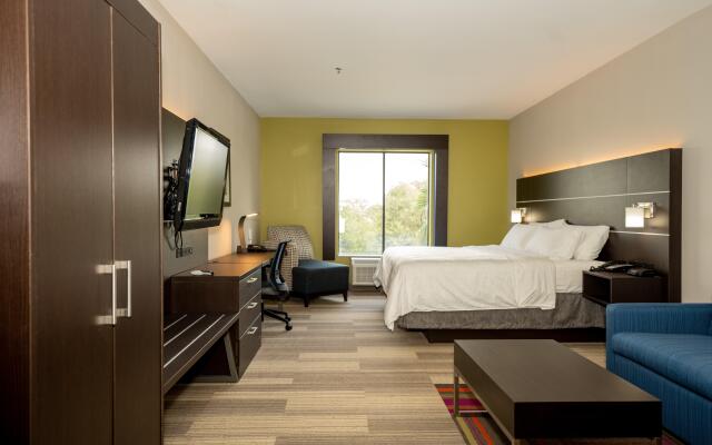 Holiday Inn Express & Suites Deer Park by IHG