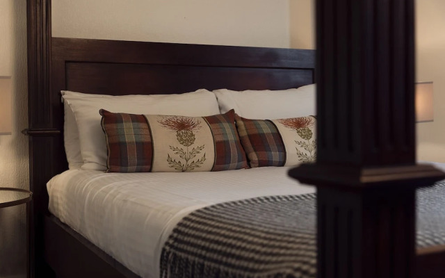 Loch Leven Hotel & Distillery