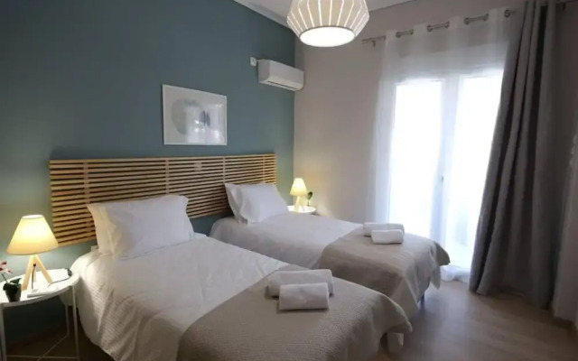Penthouse lux Flat With 2 bd Next to Larissis