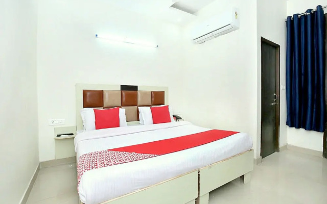Oyo 11369 Hotel Noor