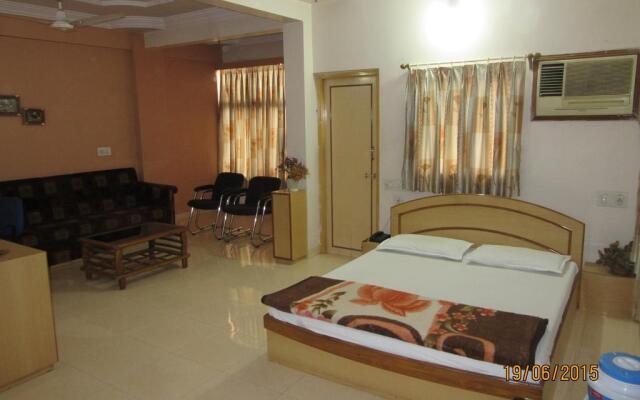 Hotel Decent Somnath