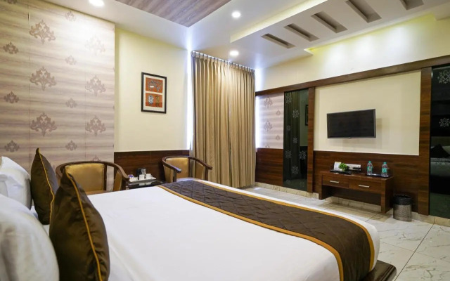OYO Premium K R Puram
