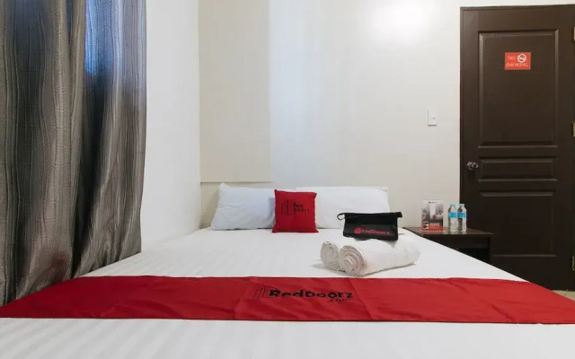 RedDoorz @ Golite Washington - Hostel