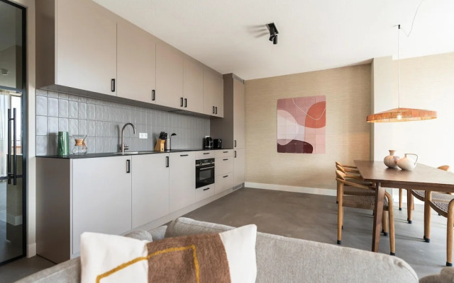 Spacious Apartment in Den Haag With View