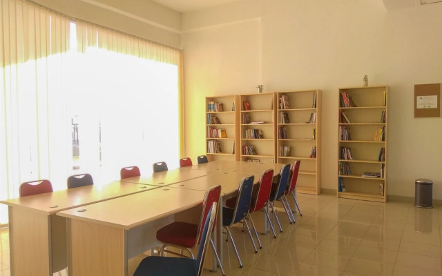 Best Location Studio Park View Condominium Apartment