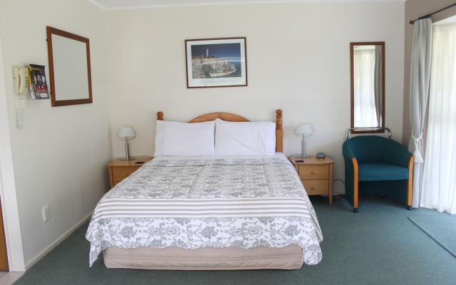 Ash Grove Boutique Motel – Guest Rooms – Haruru