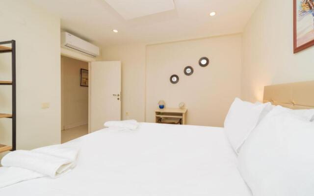 Excellent Flat Close To Kaleici In Muratpasa