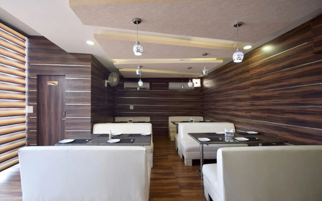 OYO 7110 Hotel Prince