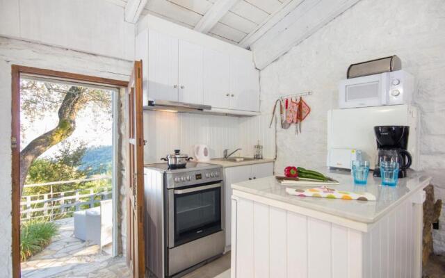 Scirocco And Folitsa Villas