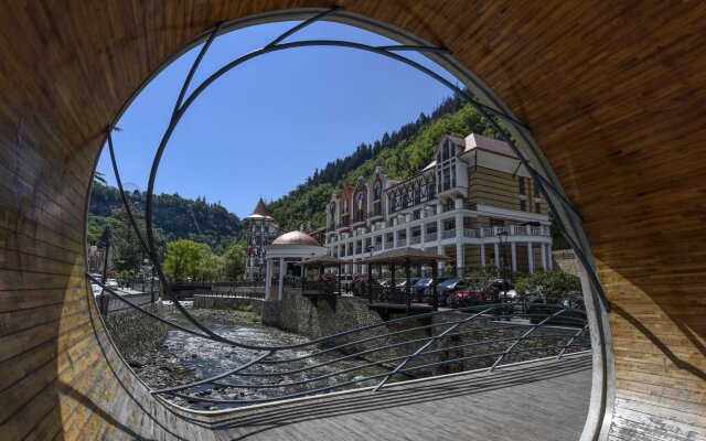 Отель Crowne Plaza Borjomi, IHG Hotel