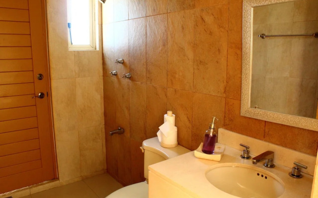 Iz Cay Luxury Ocean Front Villa