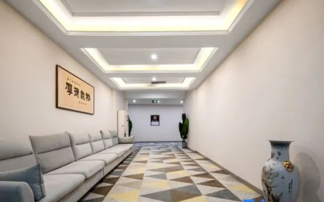 Weihui Xiangbala Hot Spring Business Hoteal