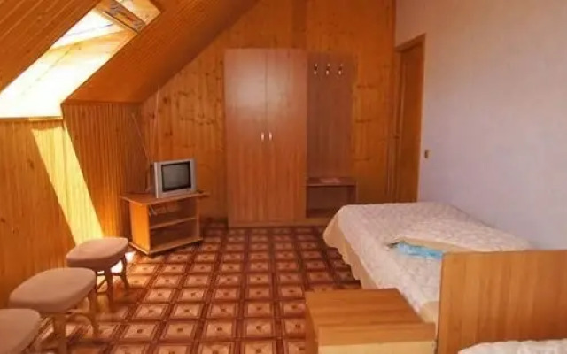U Tanyushi Guest House