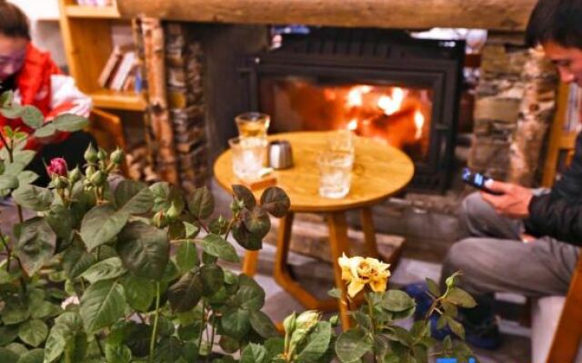 September Mountain Art Hotel