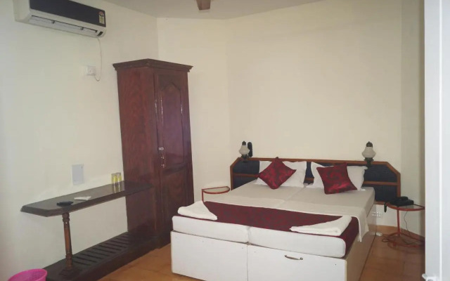 Hotel Thushara