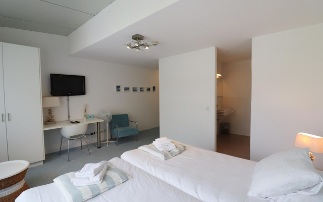 Spacious Group Stay in Teuge With Garden