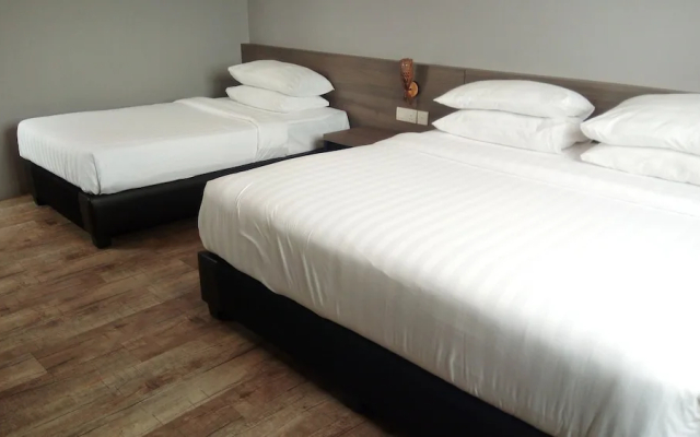 See Foo Hotel