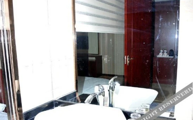 Zhonghao Holiday Hotel