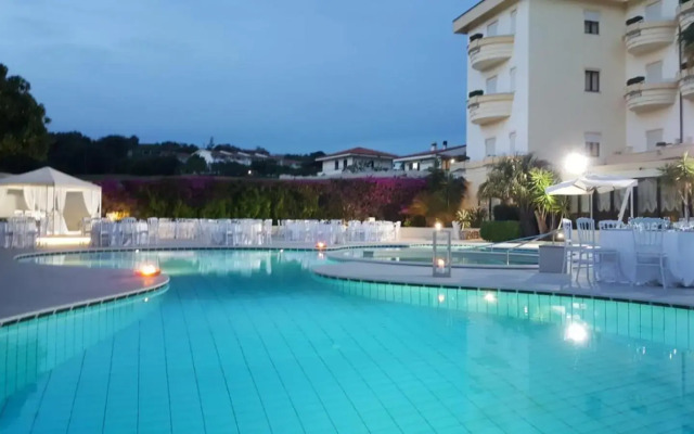 Sunshine Hotel & Spa