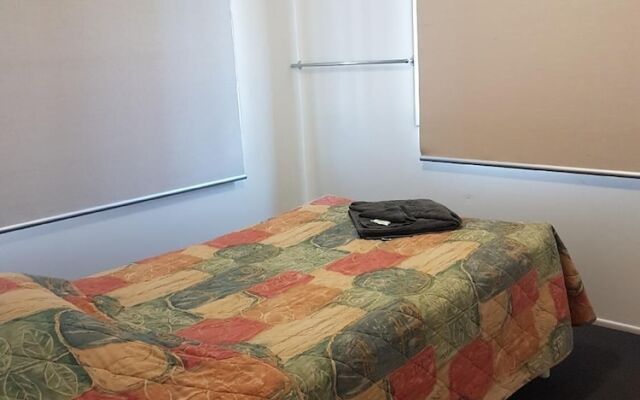 D'Aguilar Hotel Motel