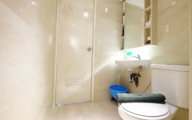 Spacious Apartment at Green Bay Pluit